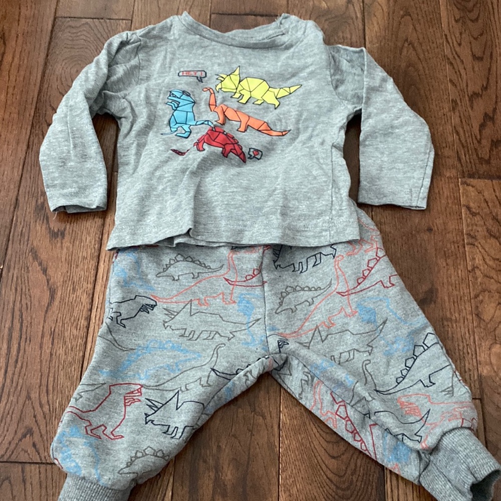 Dinosaur 6-9months long sleeve shirt with matching pants